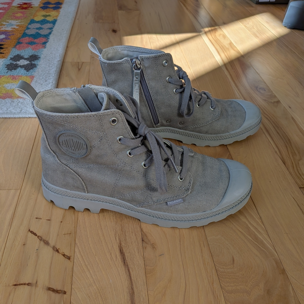 Palladium Pampa Zip Light Gray Boots (Desertwash)